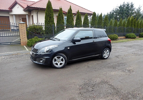Suzuki Swift cena 28900 przebieg: 136000, rok produkcji 2012 z Radom małe 301